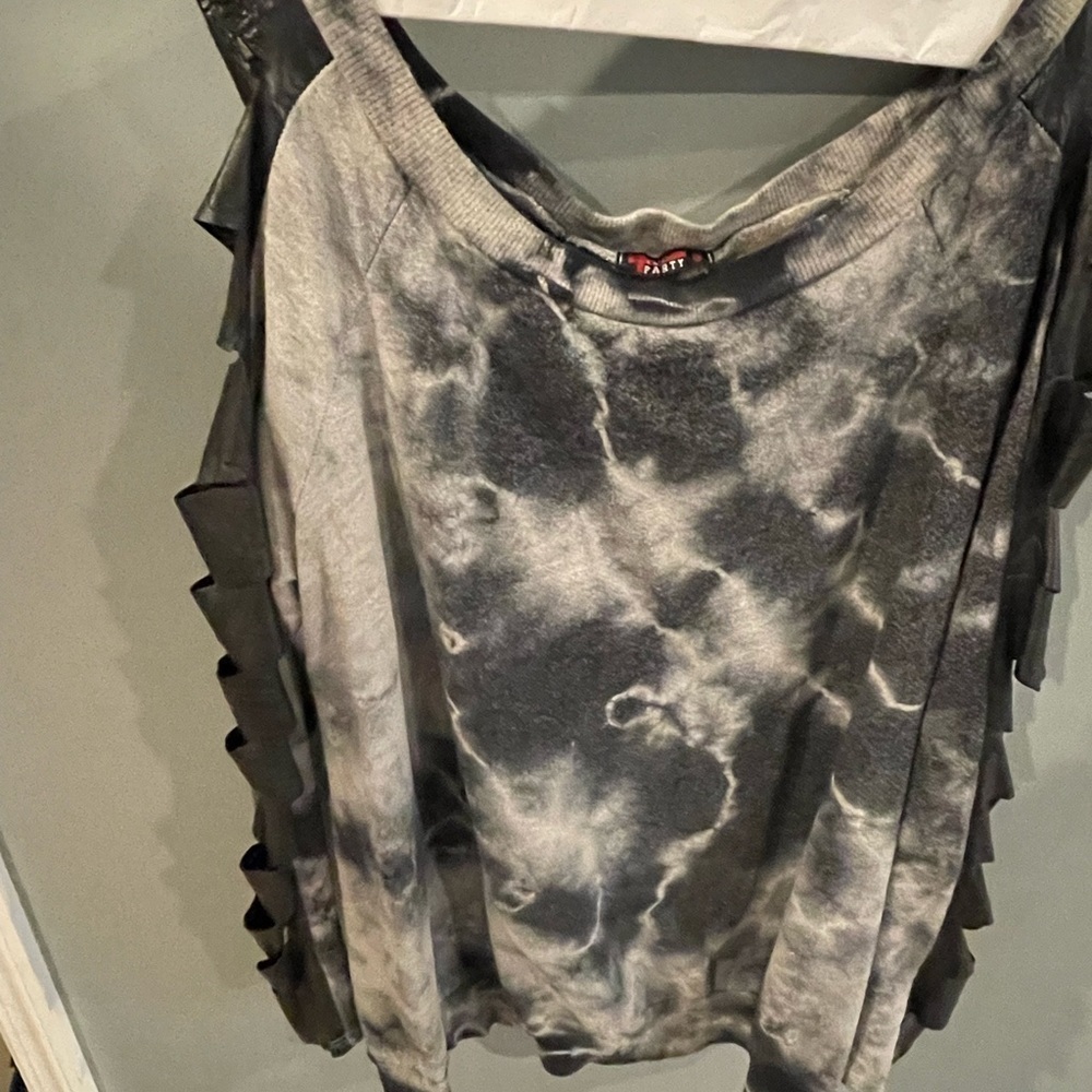 T party tie dyed black and white sweatshirt with black leatherette slits L